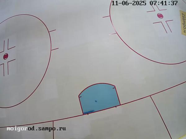 СК «Луми» Над воротами, которые у экрана