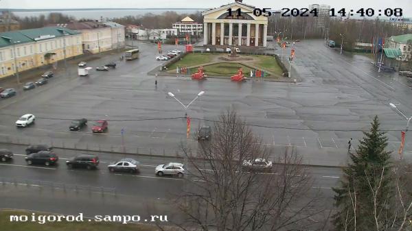 Камера площадь Кирова (вид с Национального театра Карелии)